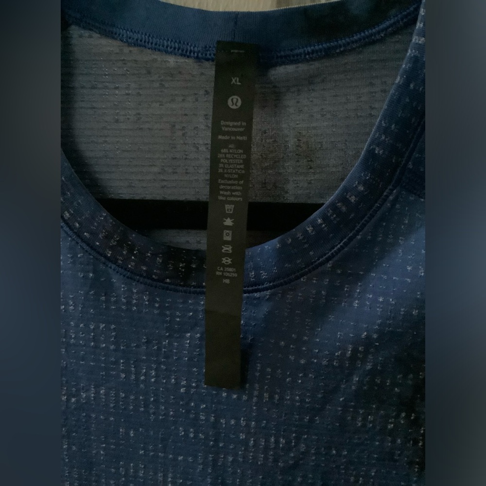 Lululemon Man’s T Shirt - Picture 4 of 8